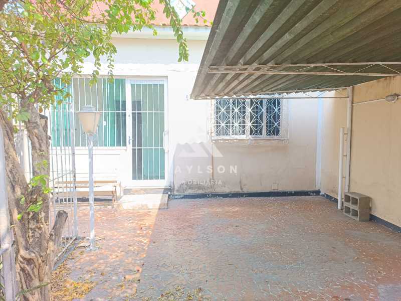 Casa à venda com 3 quartos, 110m² - Foto 1