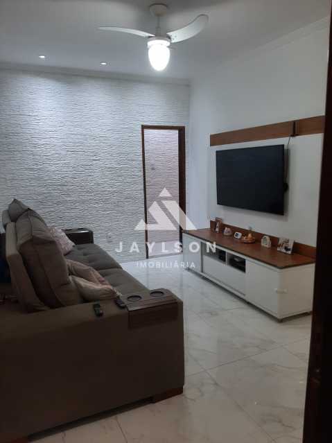 Casa à venda com 2 quartos, 70m² - Foto 1