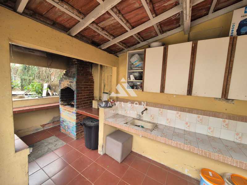 Casa à venda com 4 quartos, 240m² - Foto 19