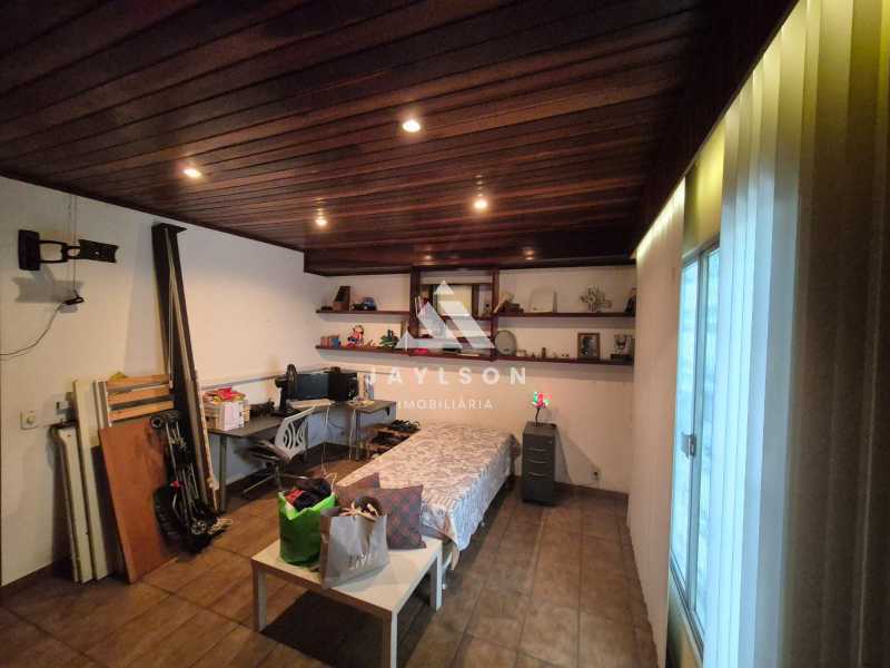 Casa à venda com 4 quartos, 240m² - Foto 25