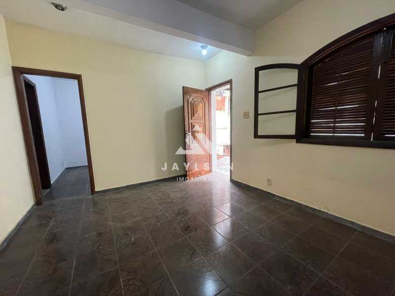 Casa à venda com 5 quartos, 100m² - Foto 1