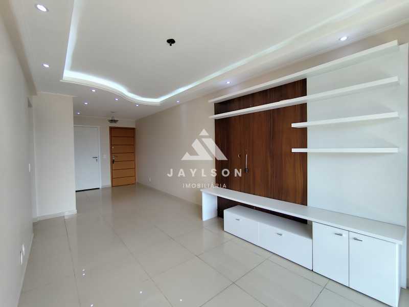 Apartamento à venda com 2 quartos, 83m² - Foto 3