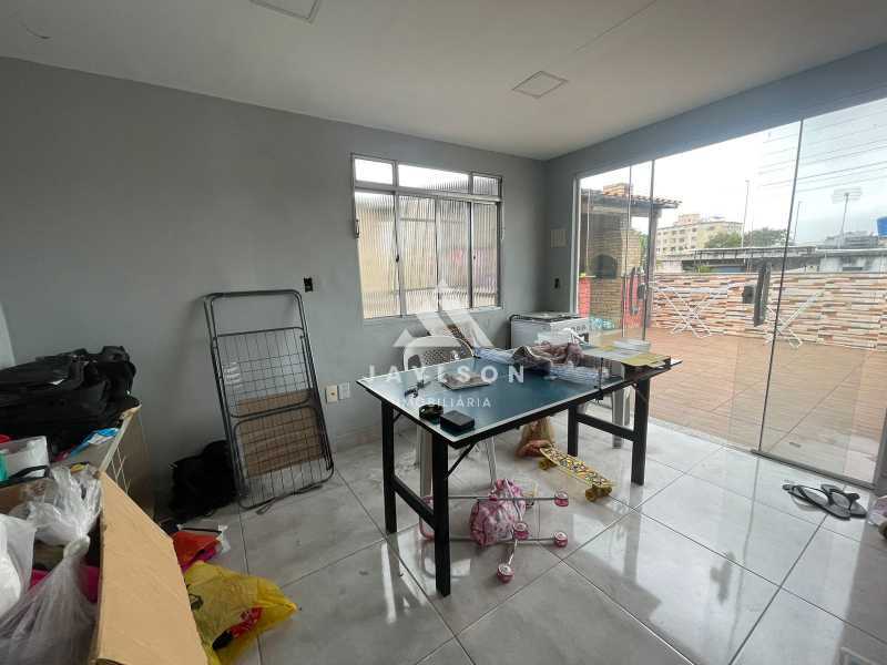 Apartamento à venda com 2 quartos, 70m² - Foto 20