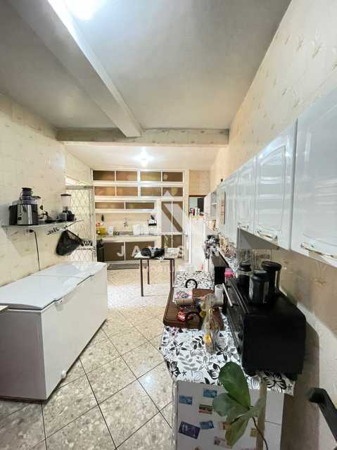 Casa à venda com 3 quartos, 200m² - Foto 16