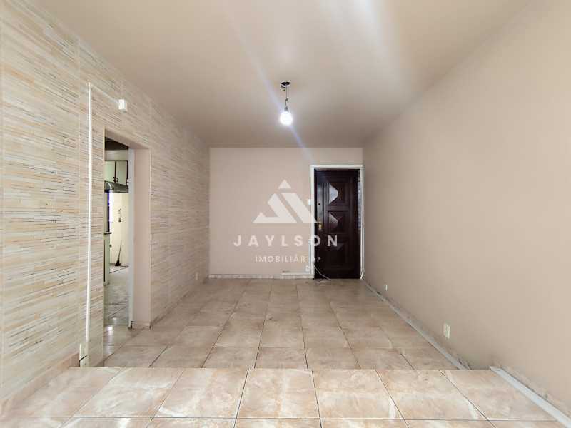 Apartamento à venda com 3 quartos, 68m² - Foto 2