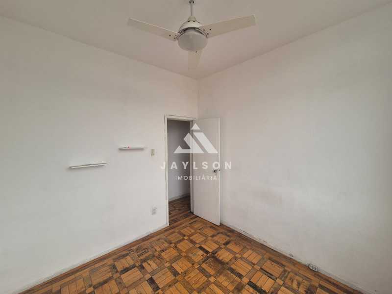 Apartamento à venda com 2 quartos, 75m² - Foto 9