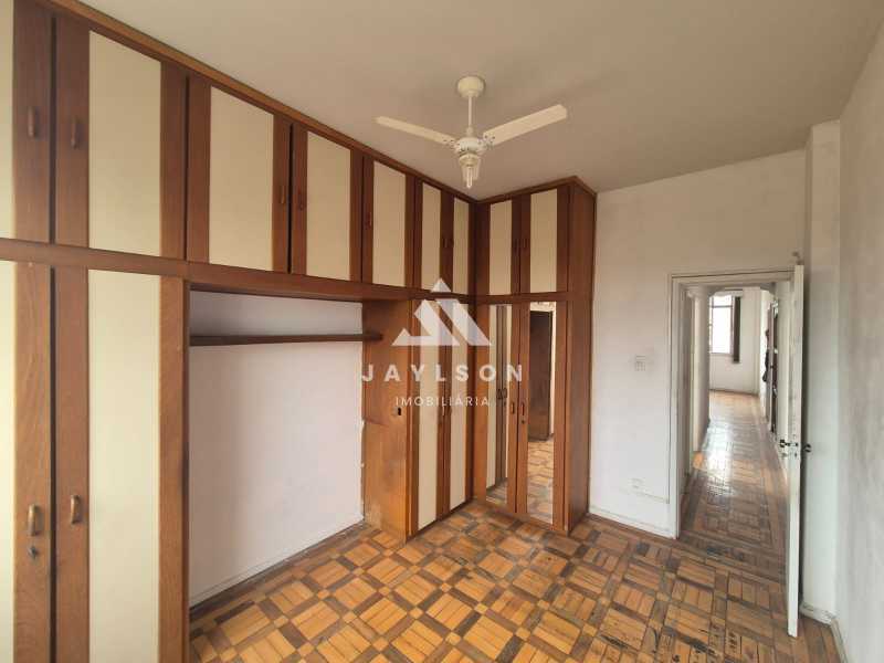 Apartamento à venda com 2 quartos, 75m² - Foto 13