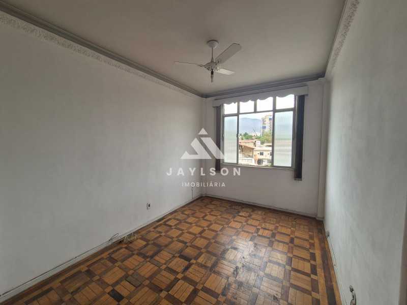 Apartamento à venda com 2 quartos, 75m² - Foto 2