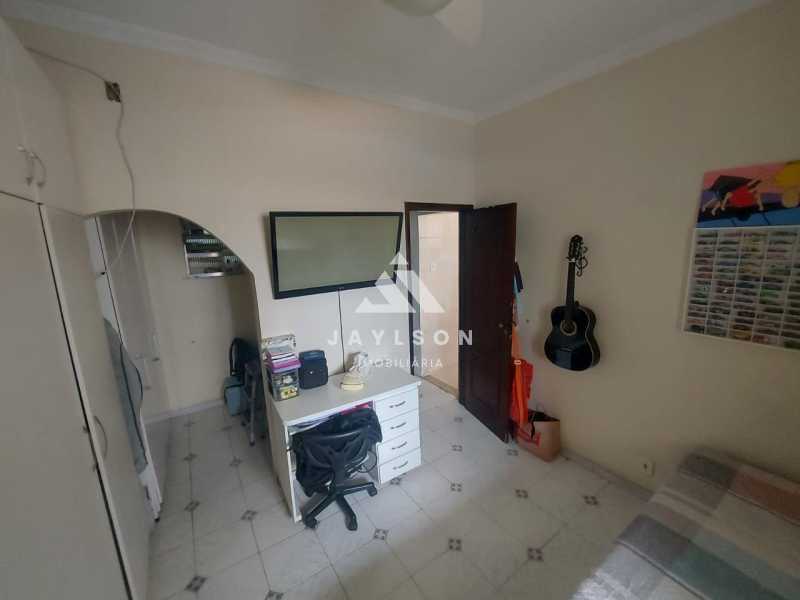 Casa à venda com 5 quartos, 180m² - Foto 13