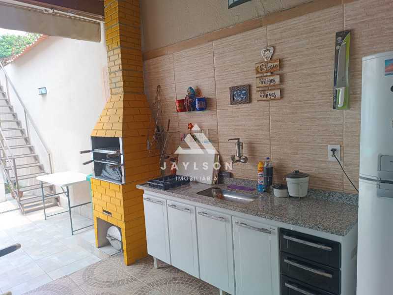 Casa à venda com 4 quartos, 161m² - Foto 4