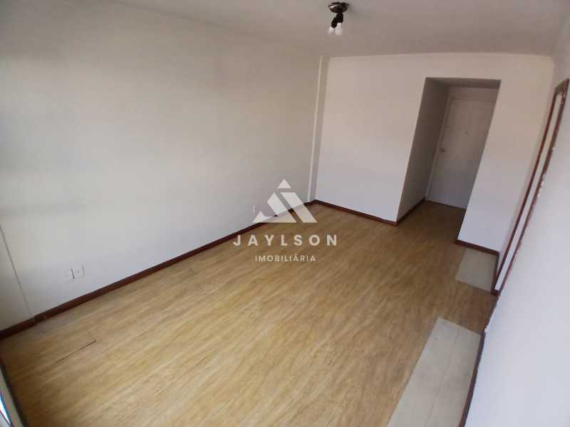 Apartamento à venda com 2 quartos, 66m² - Foto 5