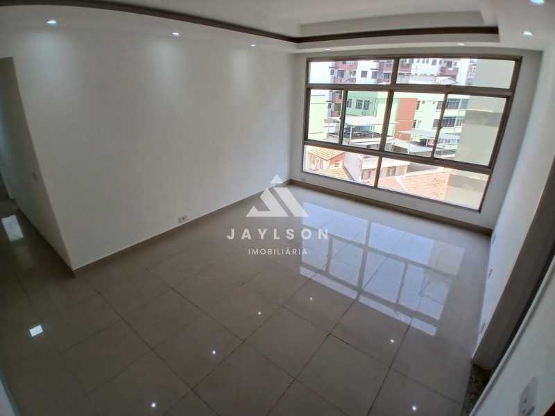 Apartamento à venda com 2 quartos, 75m² - Foto 1