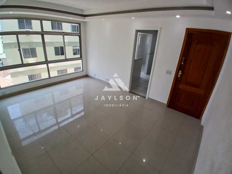 Apartamento à venda com 2 quartos, 75m² - Foto 3