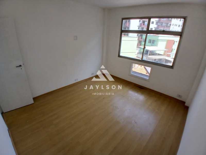 Apartamento à venda com 2 quartos, 75m² - Foto 9