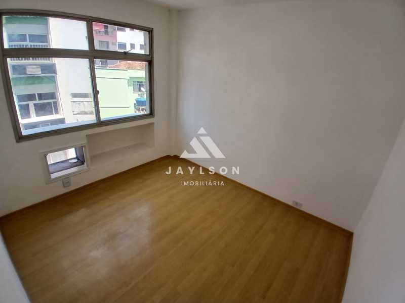 Apartamento à venda com 2 quartos, 75m² - Foto 14