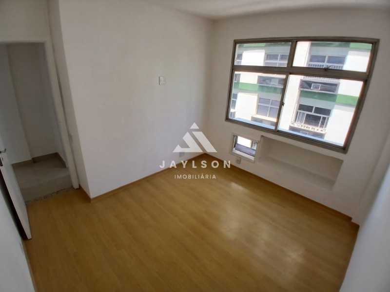 Apartamento à venda com 2 quartos, 75m² - Foto 15