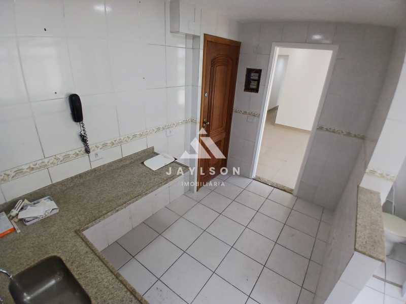 Apartamento à venda com 2 quartos, 75m² - Foto 20