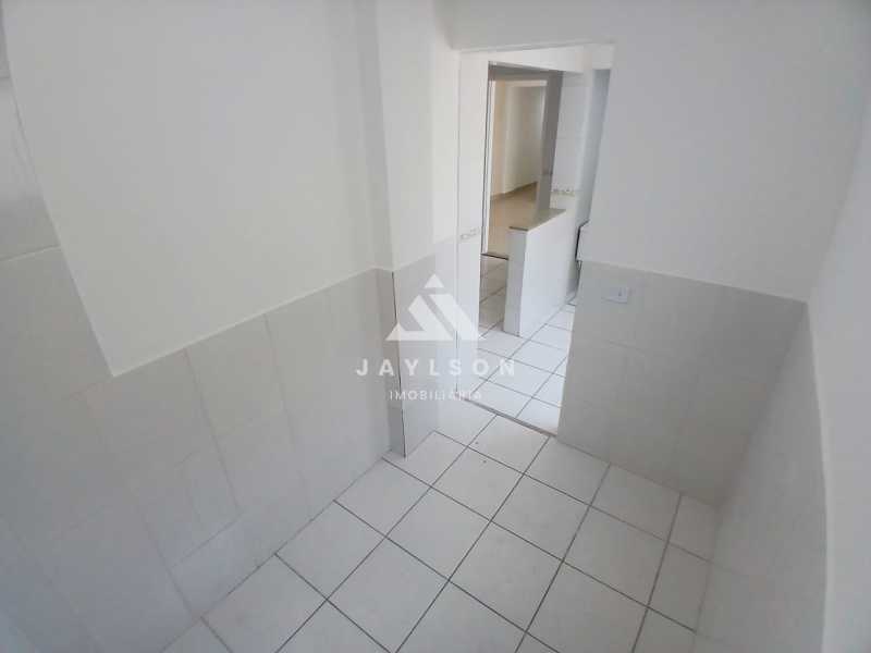 Apartamento à venda com 2 quartos, 75m² - Foto 24