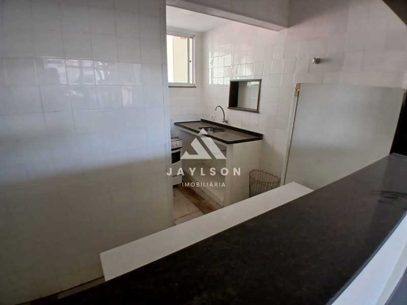 Apartamento à venda com 2 quartos, 75m² - Foto 30