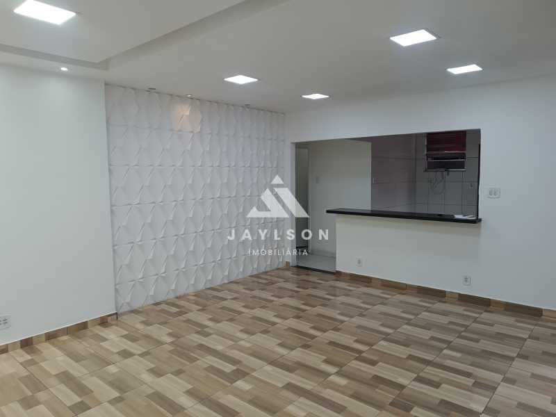 Casa à venda com 2 quartos, 60m² - Foto 1