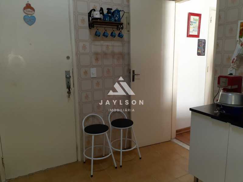 Apartamento à venda com 2 quartos, 75m² - Foto 16