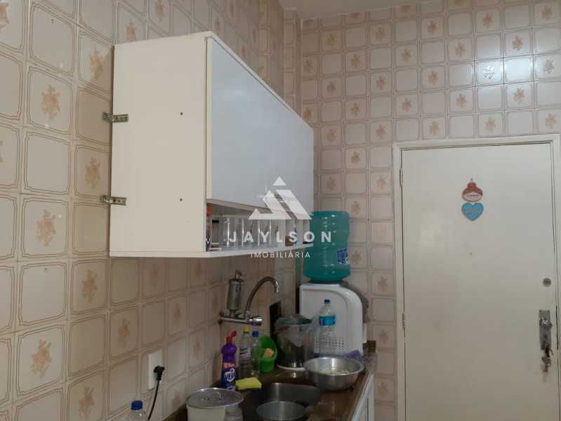 Apartamento à venda com 2 quartos, 75m² - Foto 17