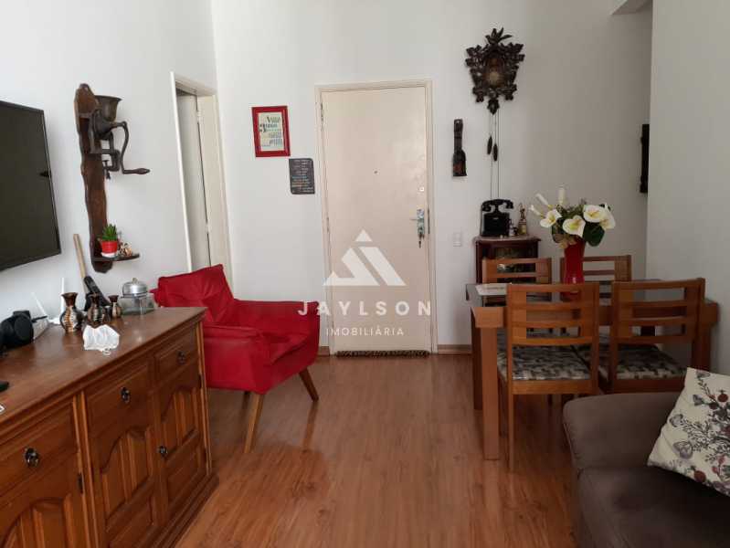 Apartamento à venda com 2 quartos, 75m² - Foto 5