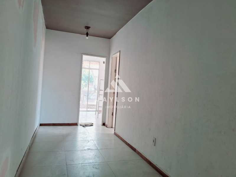 Casa à venda com 6 quartos, 199m² - Foto 18