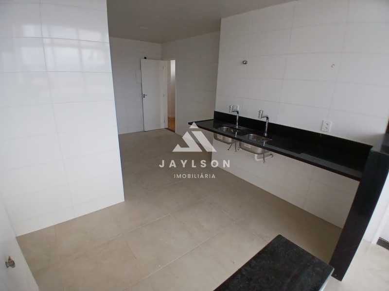 Apartamento à venda com 3 quartos, 130m² - Foto 25