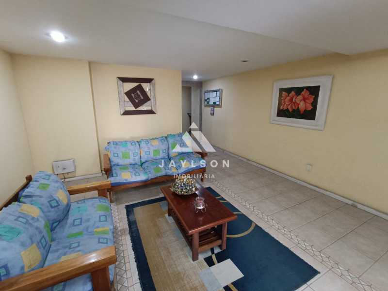 Apartamento à venda com 3 quartos, 120m² - Foto 2