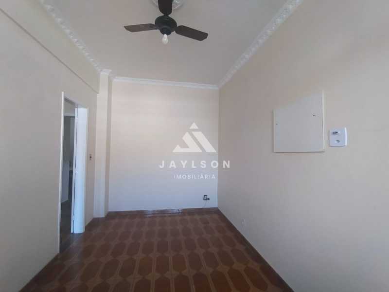 Apartamento à venda com 2 quartos, 97m² - Foto 2