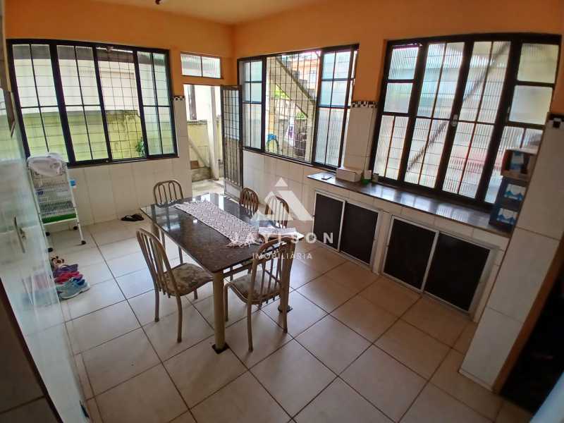 Casa à venda com 3 quartos, 174m² - Foto 16