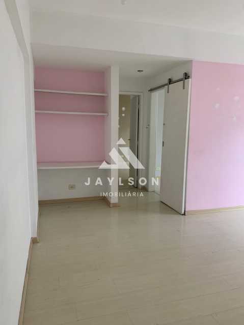 Apartamento à venda com 2 quartos, 70m² - Foto 19