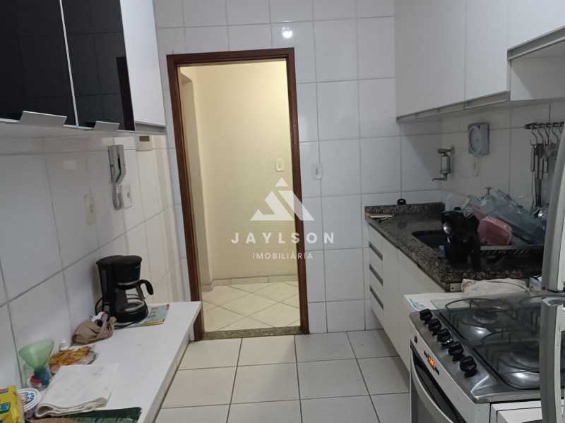 Apartamento à venda com 2 quartos, 80m² - Foto 18