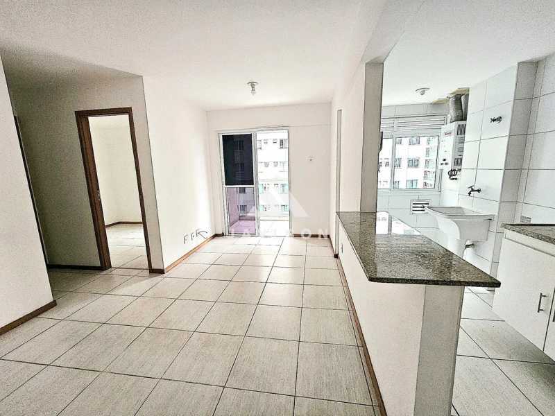 Apartamento à venda com 2 quartos, 60m² - Foto 12