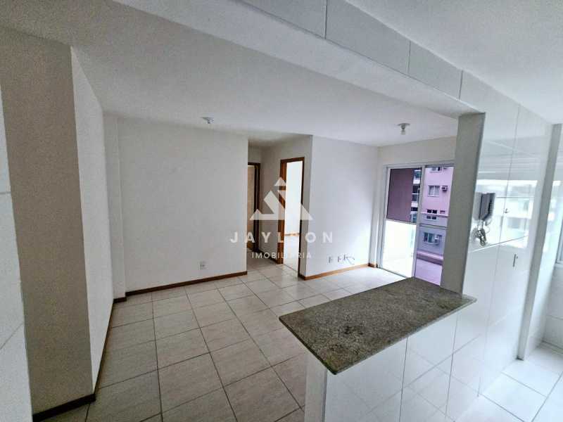 Apartamento à venda com 2 quartos, 60m² - Foto 13