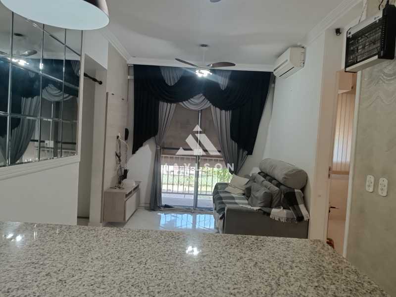 Apartamento à venda com 3 quartos, 60m² - Foto 15