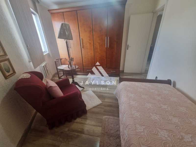 Apartamento à venda com 2 quartos, 70m² - Foto 13