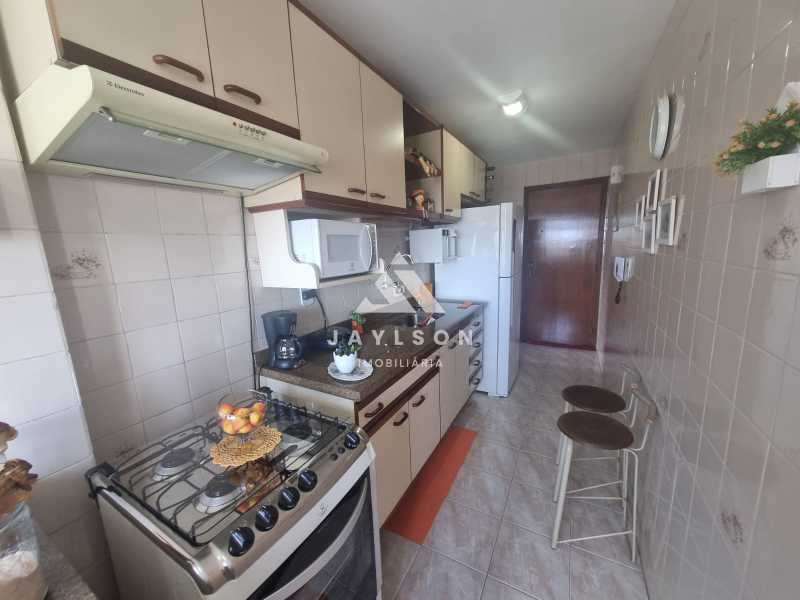 Apartamento à venda com 2 quartos, 70m² - Foto 24