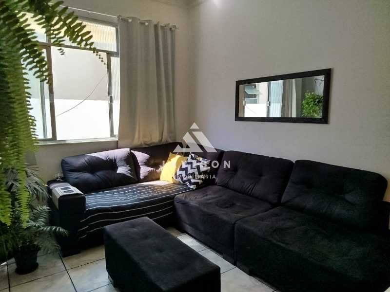 Apartamento à venda com 3 quartos, 68m² - Foto 2