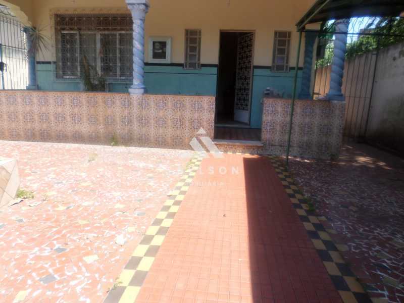 Casa à venda com 3 quartos, 130m² - Foto 2