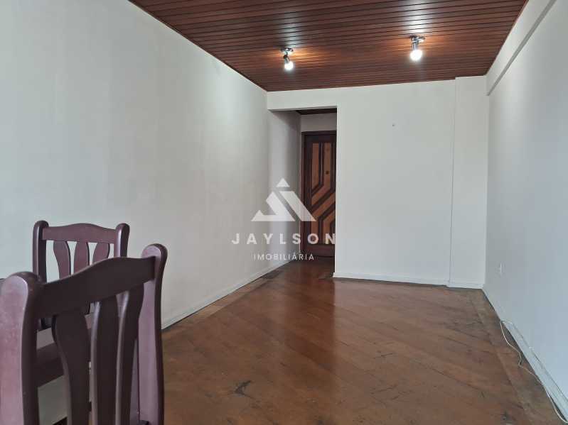 Apartamento à venda com 2 quartos, 60m² - Foto 12