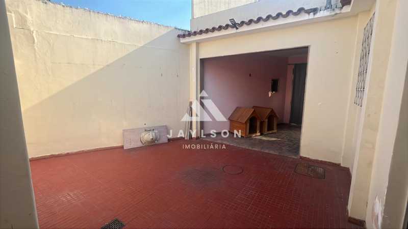 Casa à venda com 2 quartos, 124m² - Foto 25