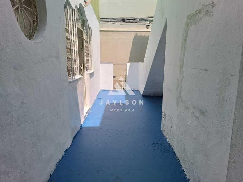 Casa de Vila à venda com 2 quartos, 50m² - Foto 3