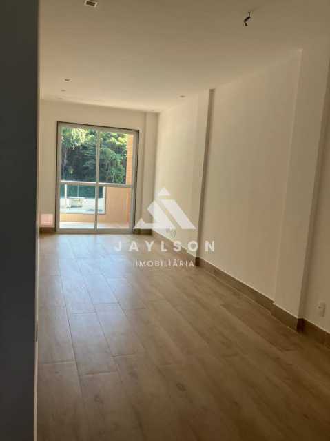 Apartamento à venda com 2 quartos, 67m² - Foto 2