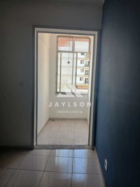 Apartamento à venda com 2 quartos, 75m² - Foto 2