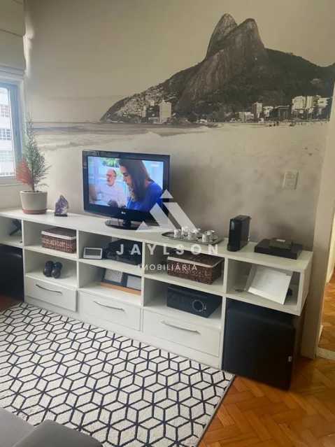 Apartamento à venda com 2 quartos, 70m² - Foto 2