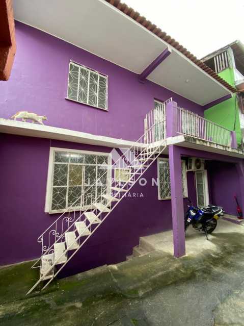 Casa de Vila à venda com 4 quartos, 210m² - Foto 1