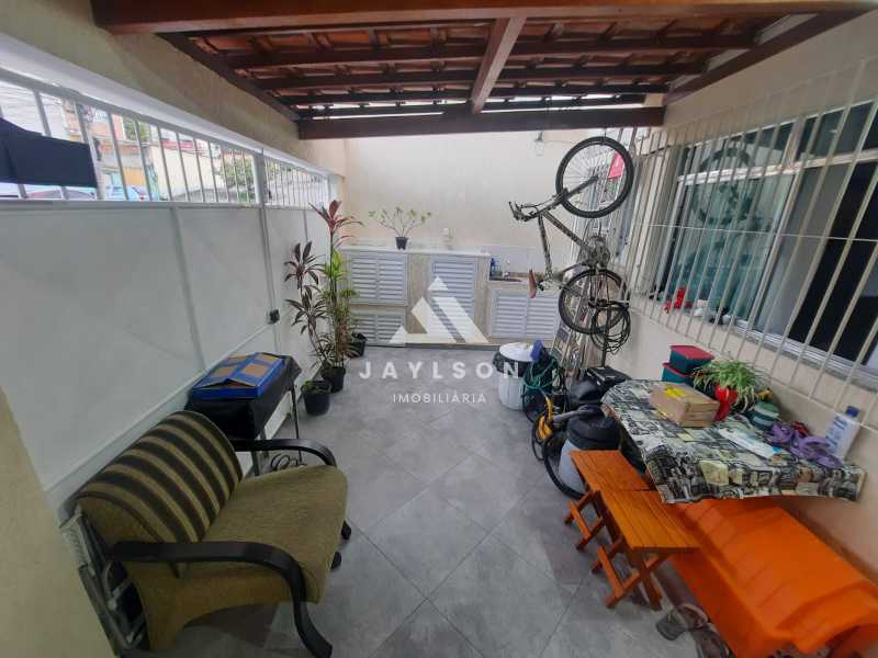 Casa à venda com 2 quartos, 56m² - Foto 4