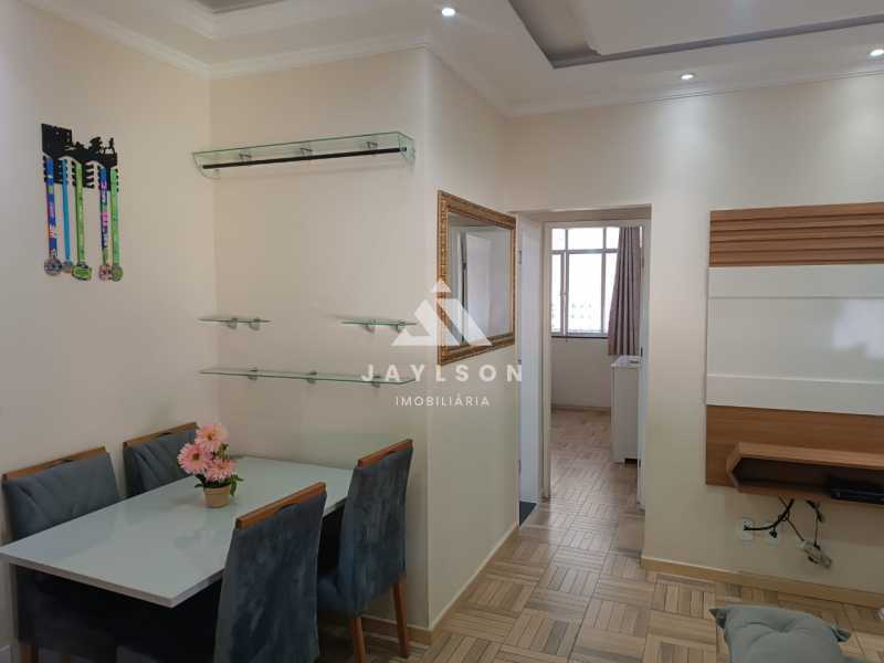 Apartamento à venda com 2 quartos, 75m² - Foto 4